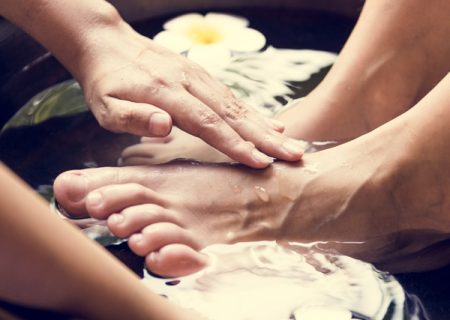 closeup-of-a-foot-spa-PQ94VRD_gallery_5.jpg